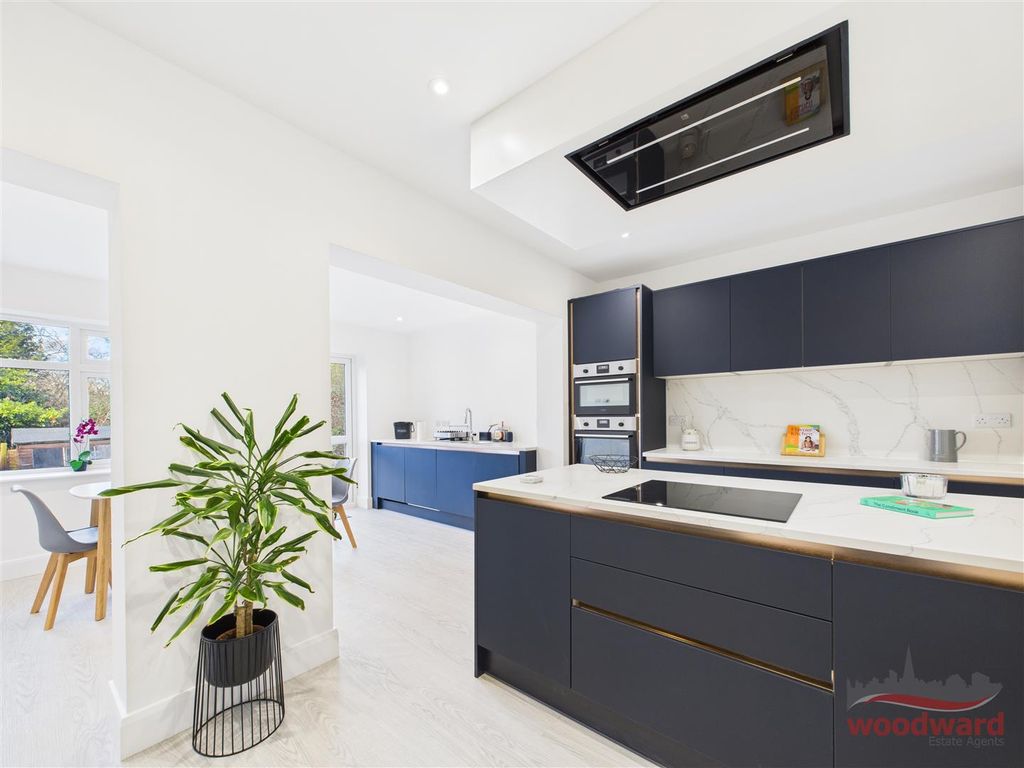 Property photo 2 of 17 Kitchen