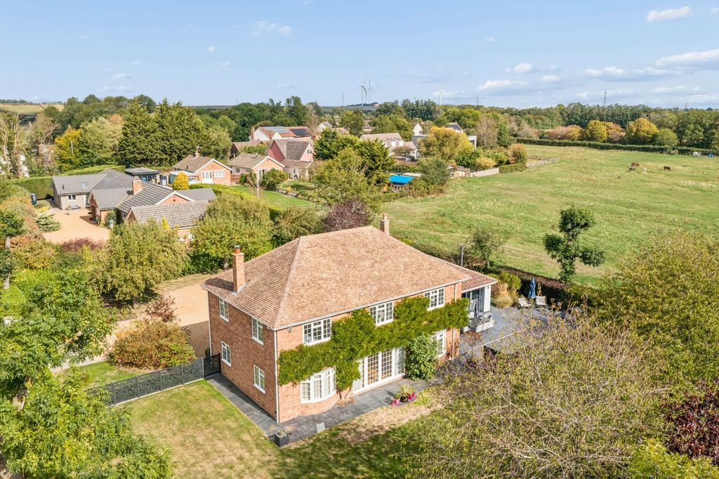 Property photo 3 of 35