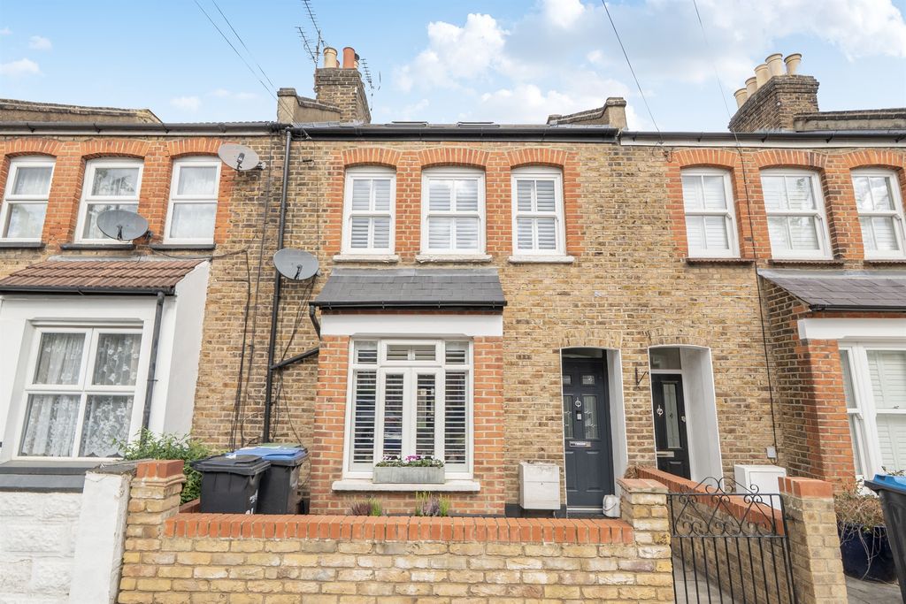 Property photo 1 of 12