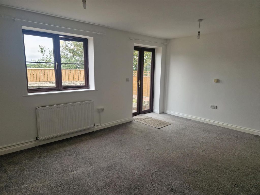 Property photo 3 of 10 1000067522.Jpg