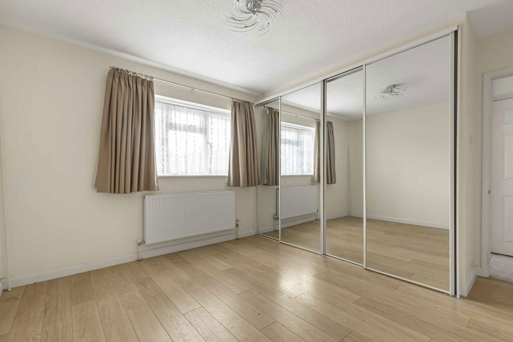 Property photo 3 of 4