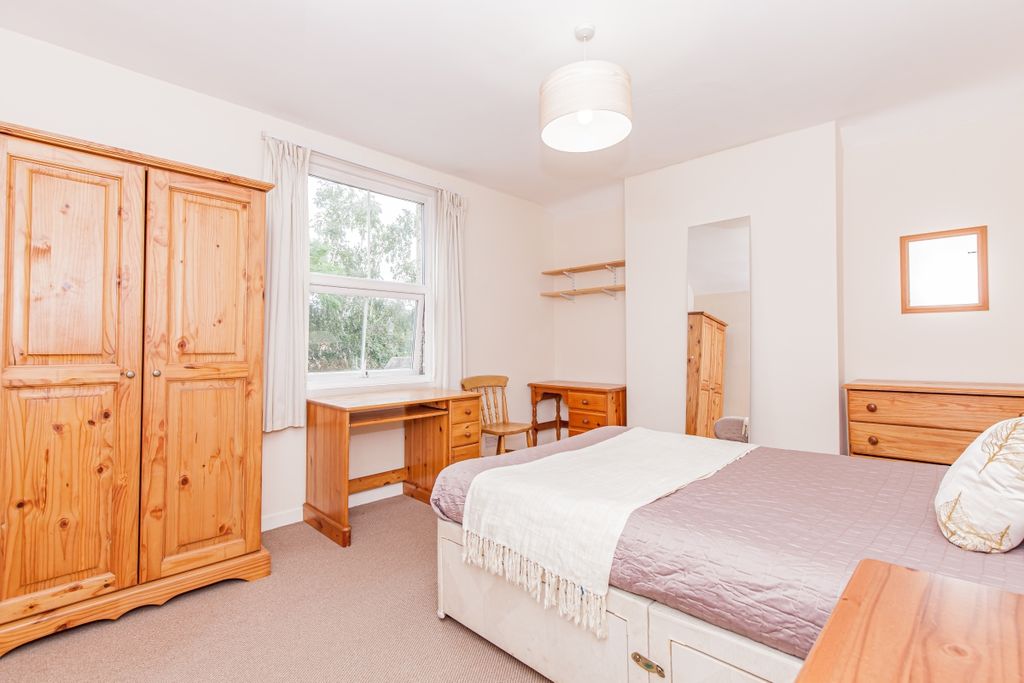 Property photo 3 of 12 Bedroom