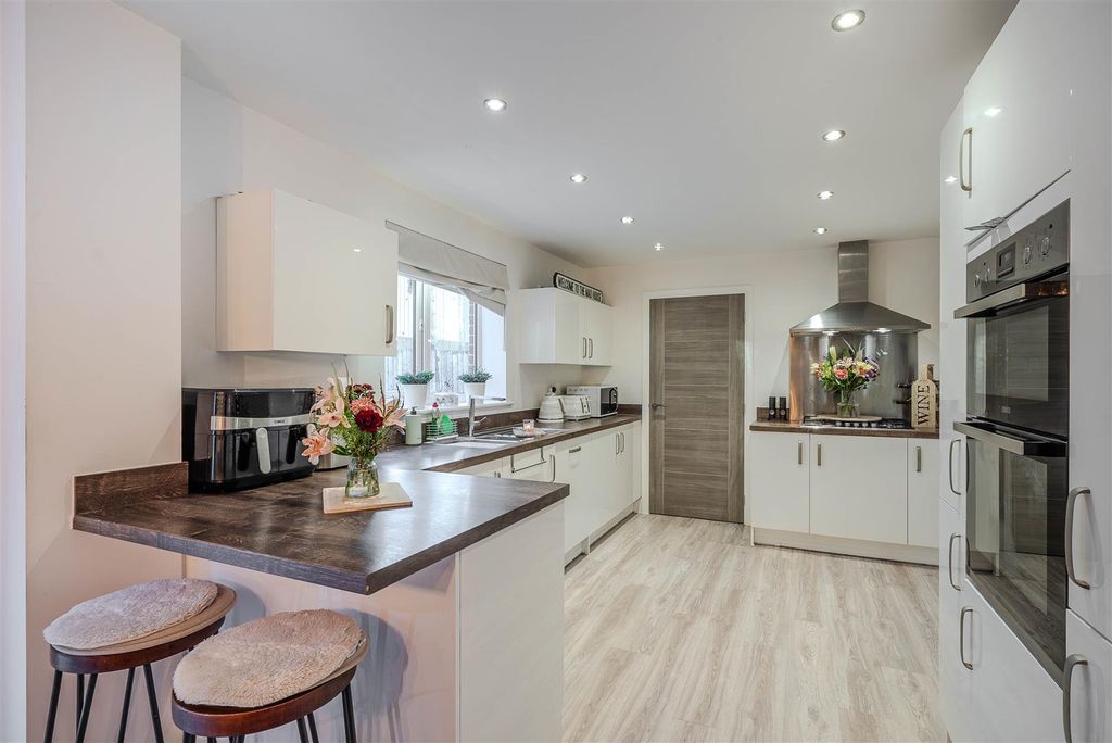 Property photo 3 of 22 Dsc00308-Hdr.Jpg