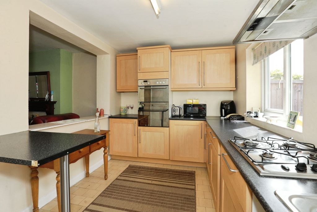 Property photo 2 of 20 Breakfast Kitchen