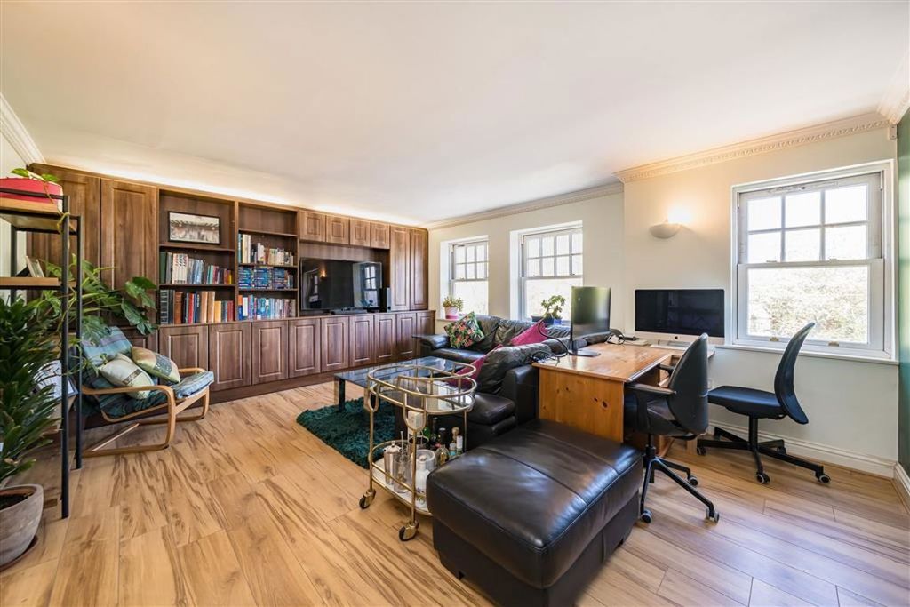 Property photo 2 of 6