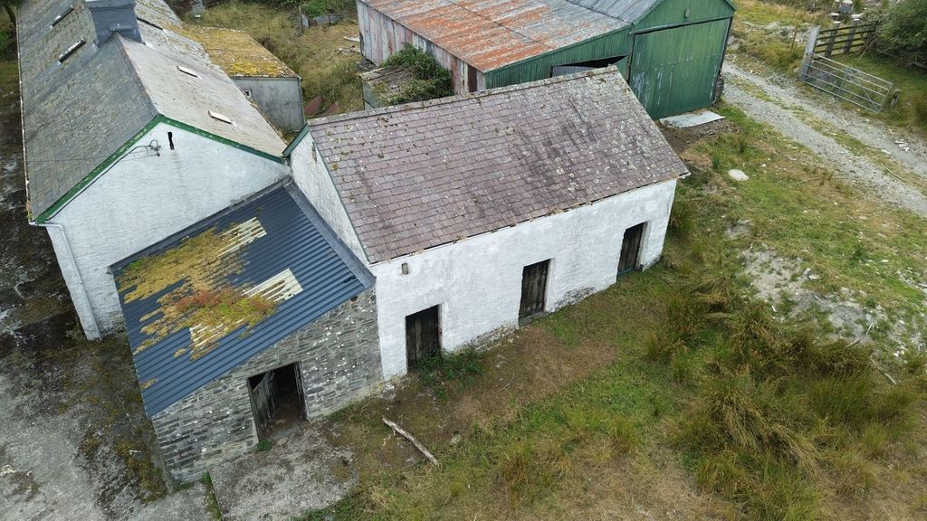 Property photo 2 of 18