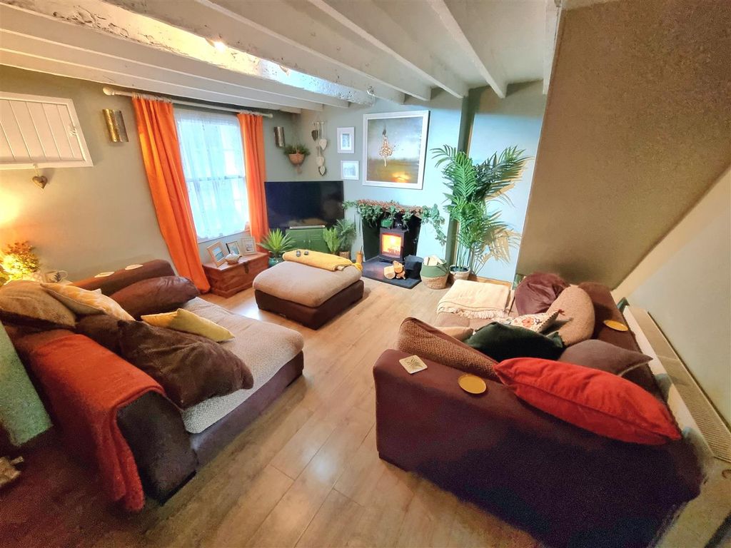 Property photo 2 of 15 Sitting Room.Jpg