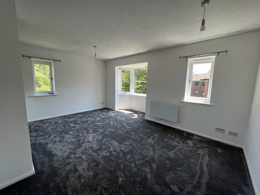 Property photo 2 of 6 Living Room