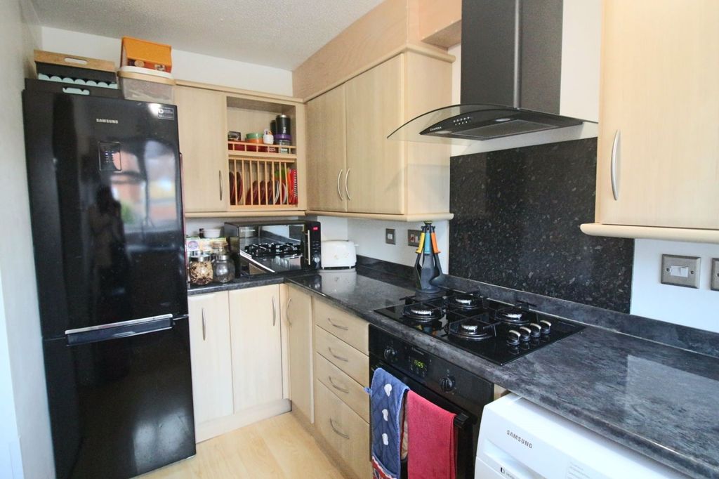 Property photo 3 of 15 Kitchen