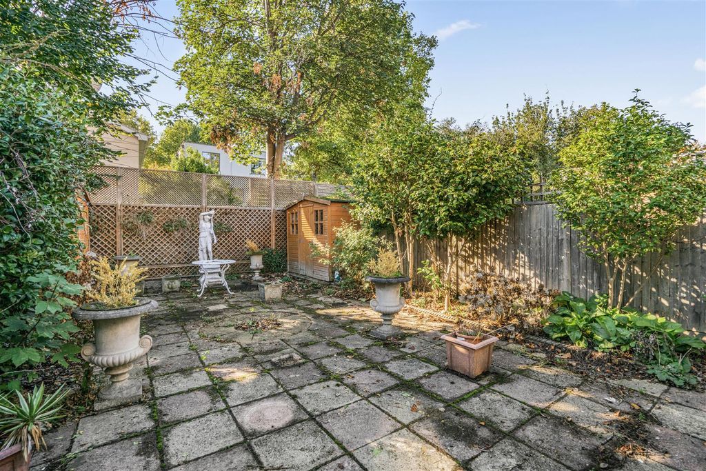 Property photo 3 of 15 Wavendon Avenue, W4 - For Sale