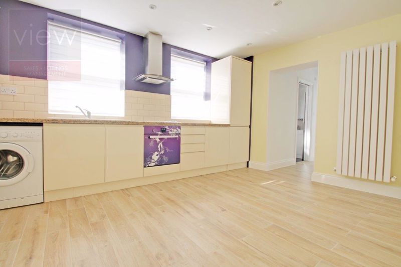 Property photo 2 of 9 Photo 3