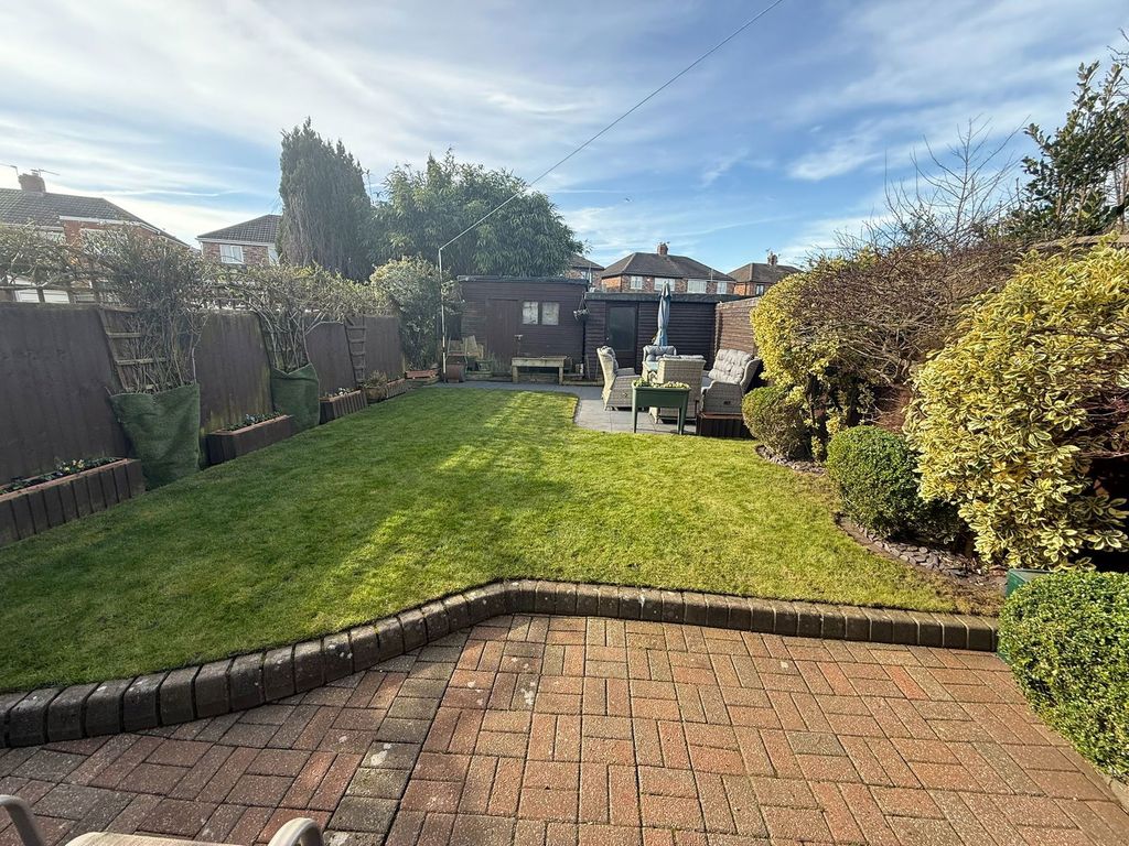 Property photo 2 of 21