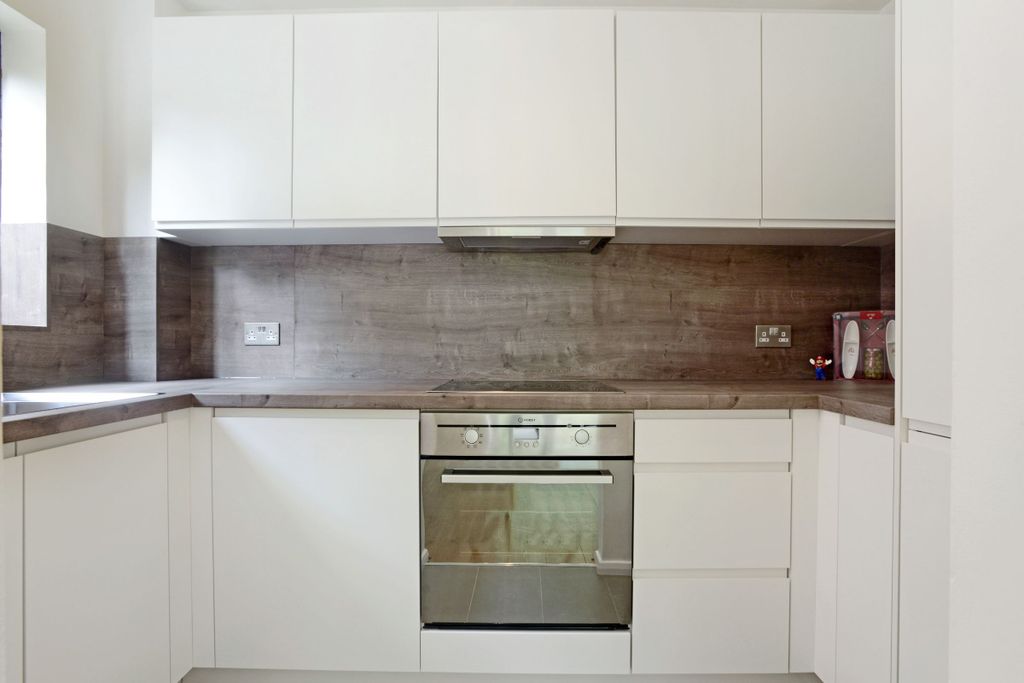 Property photo 1 of 10 Kitchen