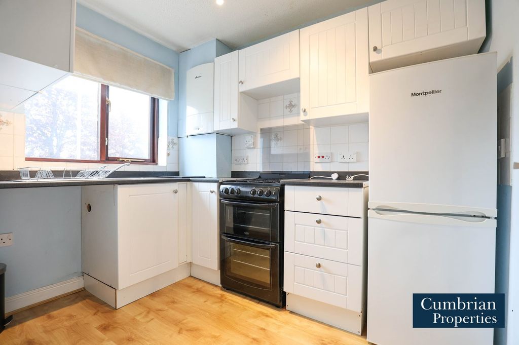 Property photo 2 of 15 Kitchen