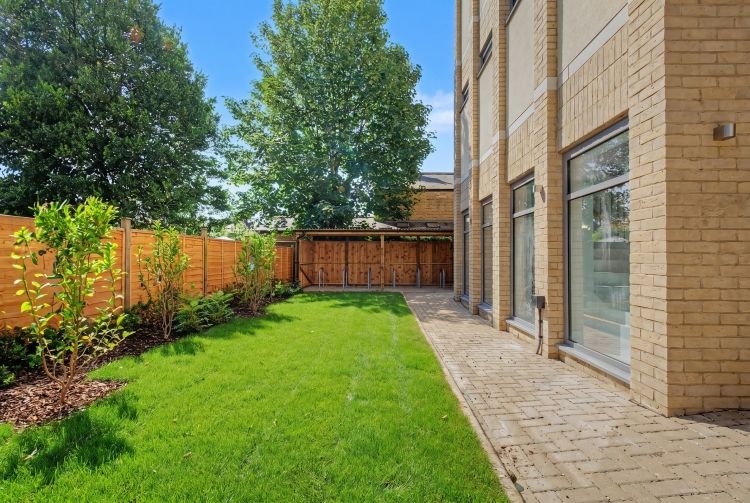 Property photo 2 of 7 331960