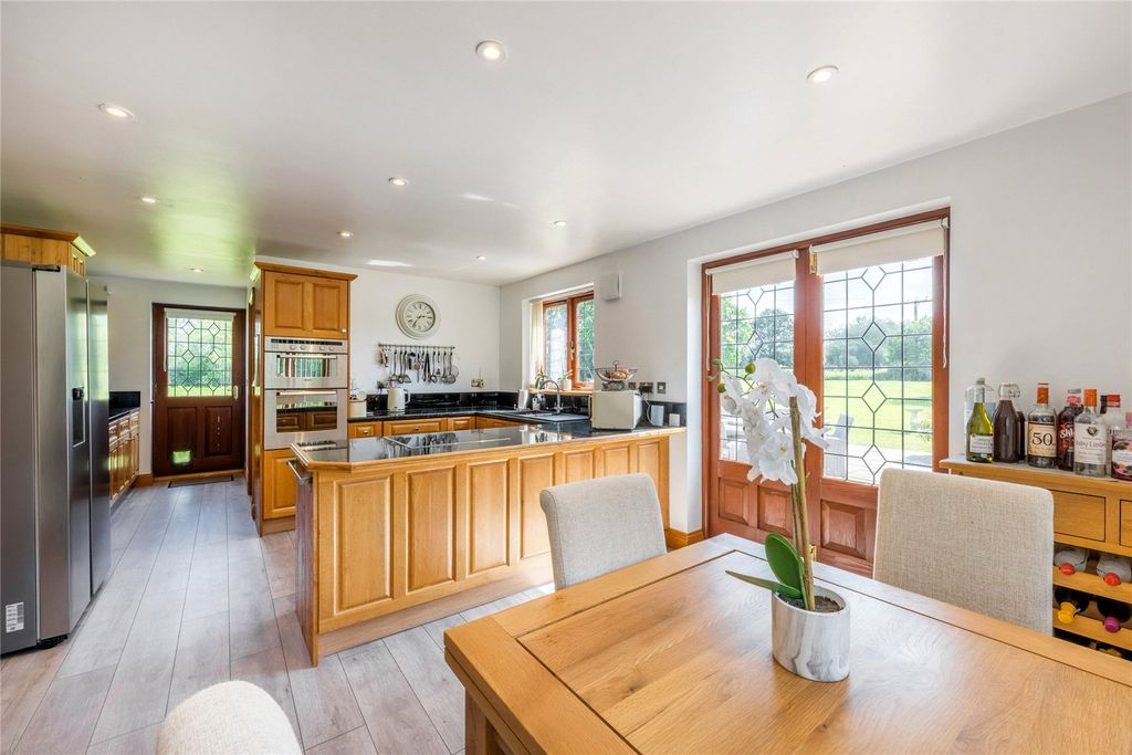 Property photo 3 of 16 Kitchen