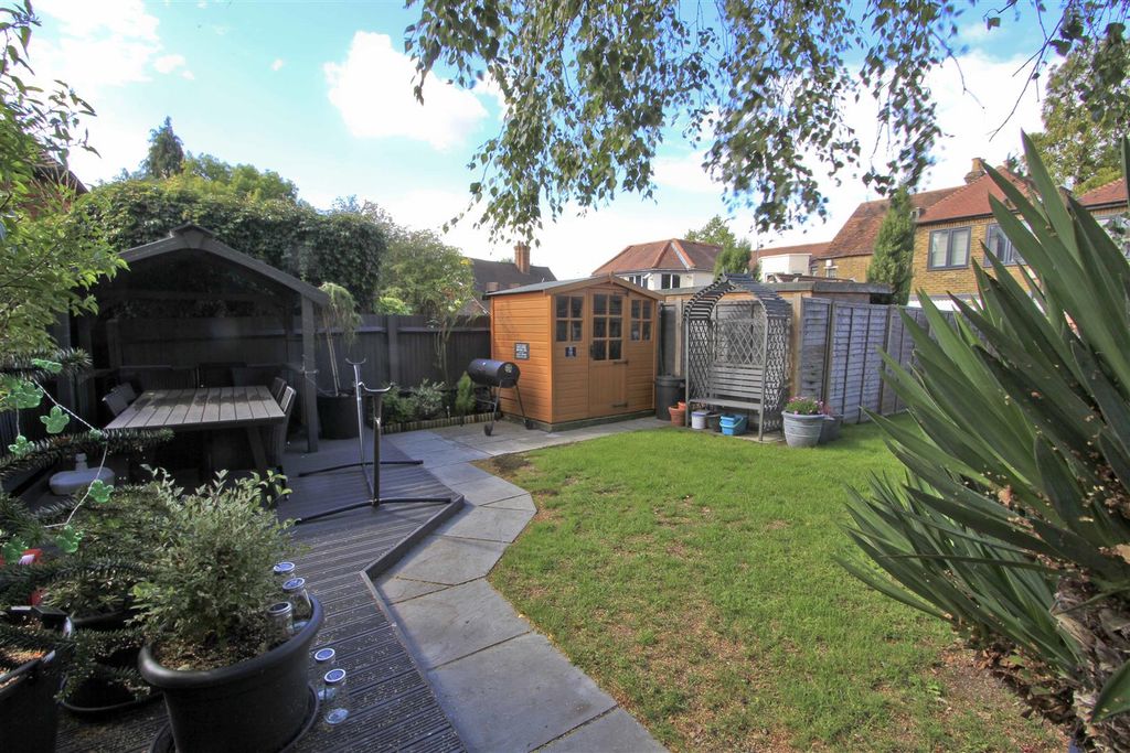 Property photo 2 of 17