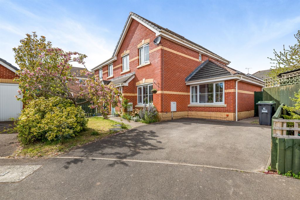 Property photo 1 of 21