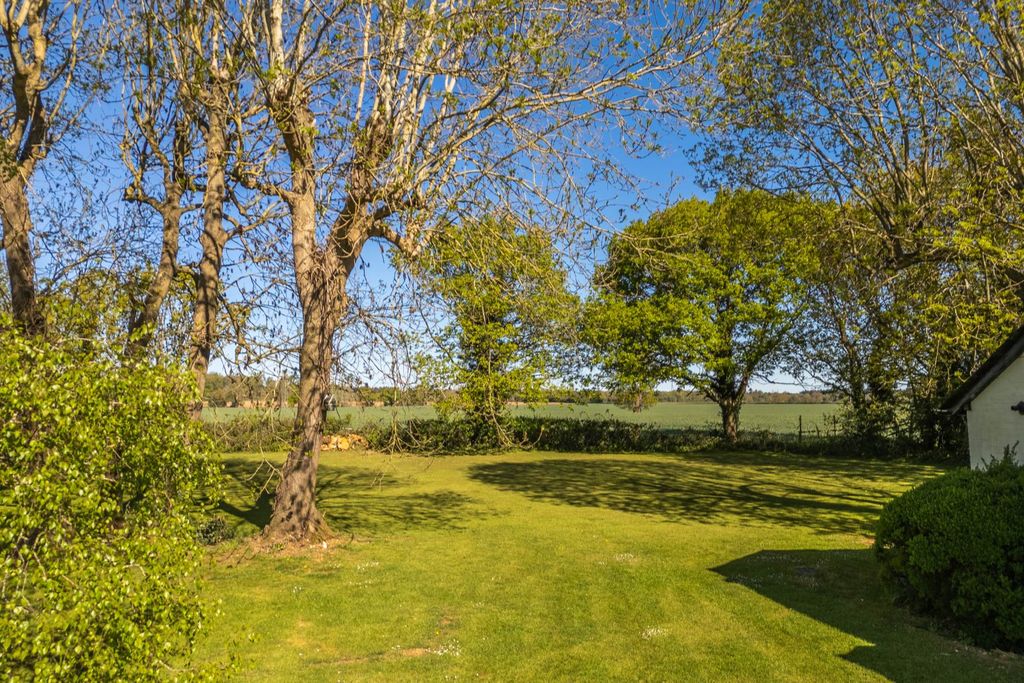 Property photo 2 of 32