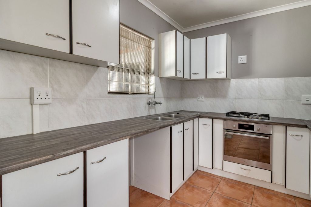 Property photo 2 of 32 Sw1721684