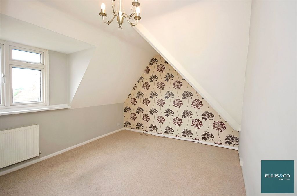 Property photo 2 of 6 Picture No. 14
