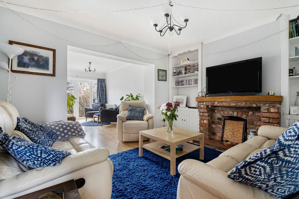 Property photo 2 of 21