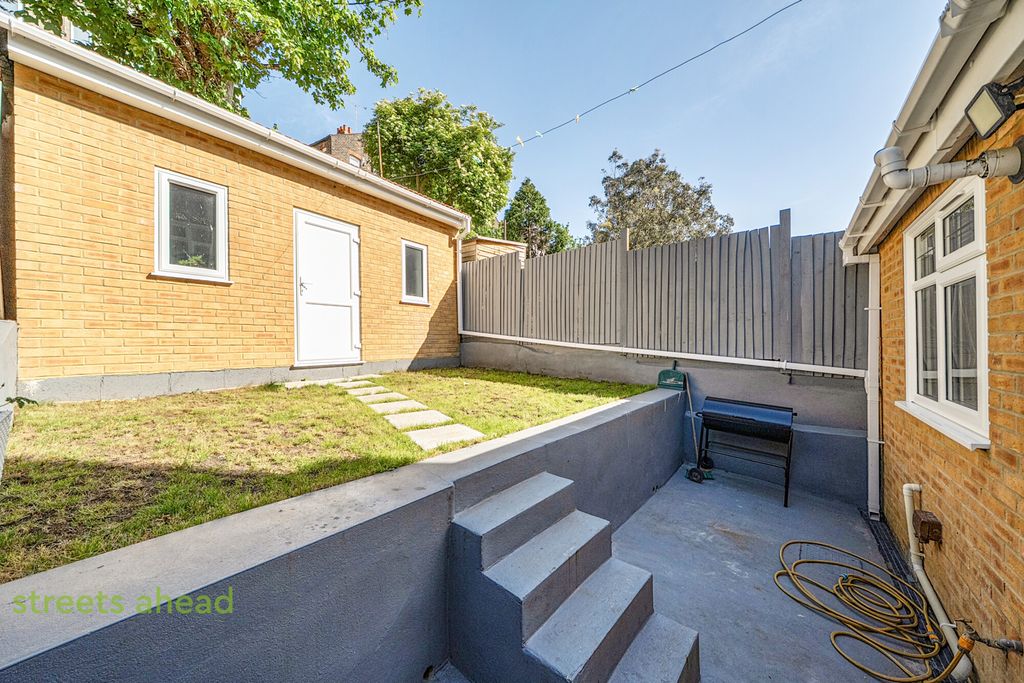 Property photo 2 of 25 954171dc-6286-4ce...