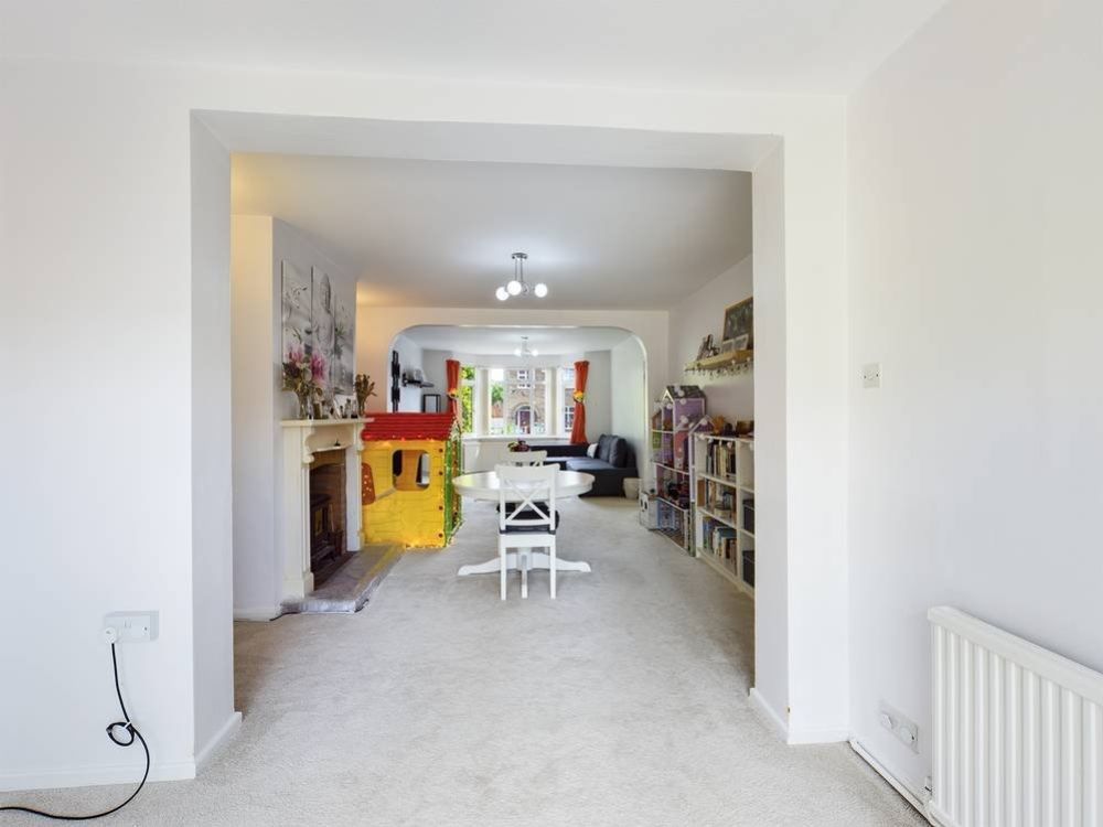 Property photo 3 of 15 Qwl220262 9