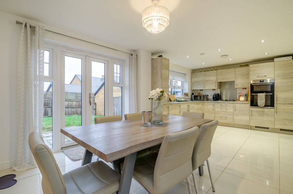 Property photo 2 of 23