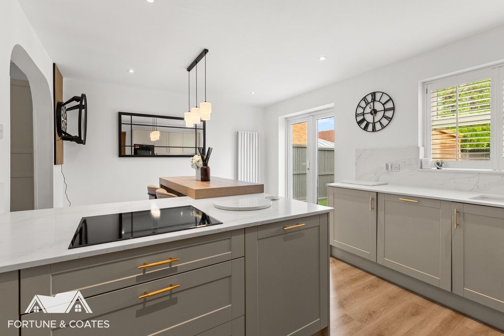 Property photo 2 of 22 Challinor_21.Jpg