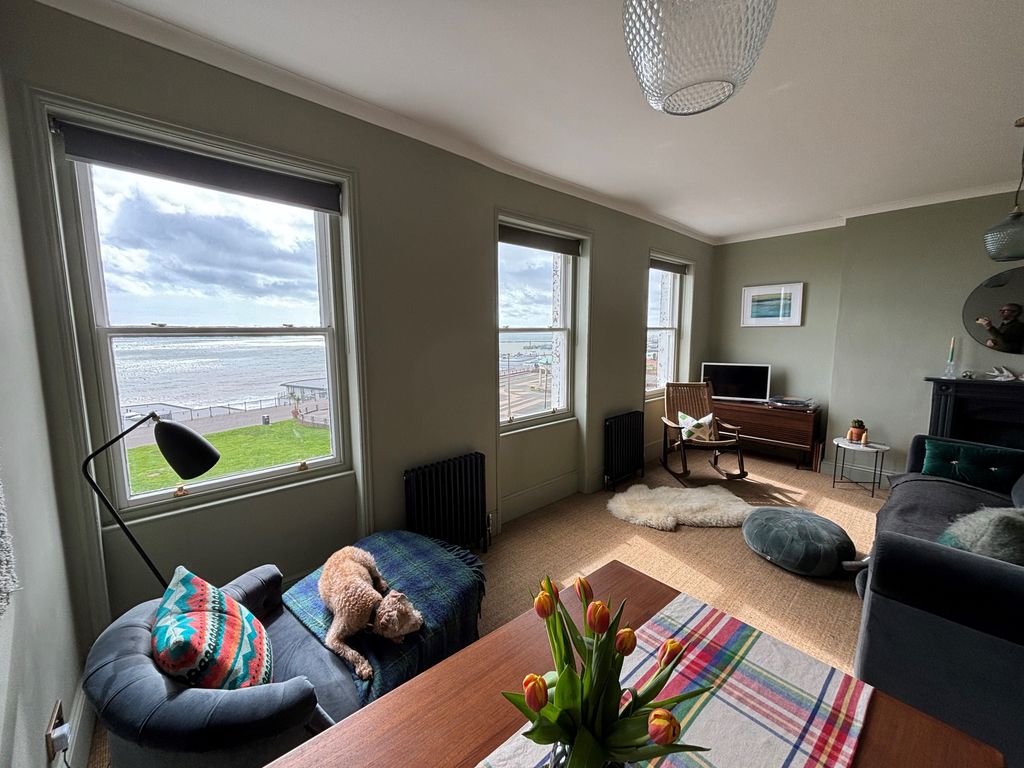 Property photo 2 of 12 Picture 2