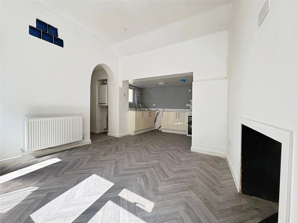 Property photo 1 of 11 Picture No. 24