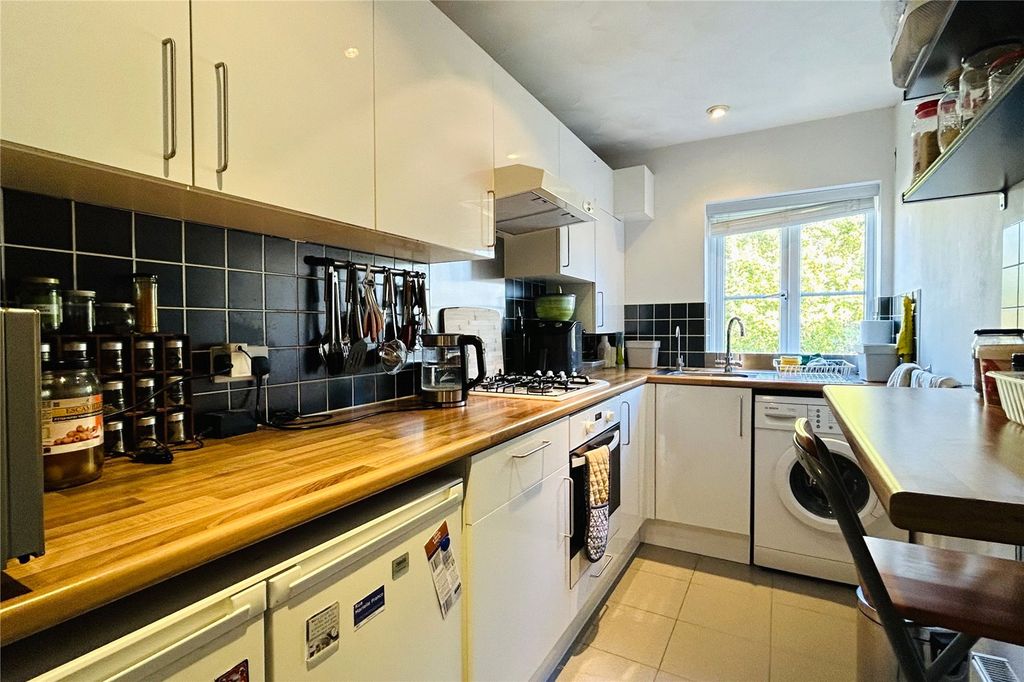 Property photo 3 of 8 Picture No. 02