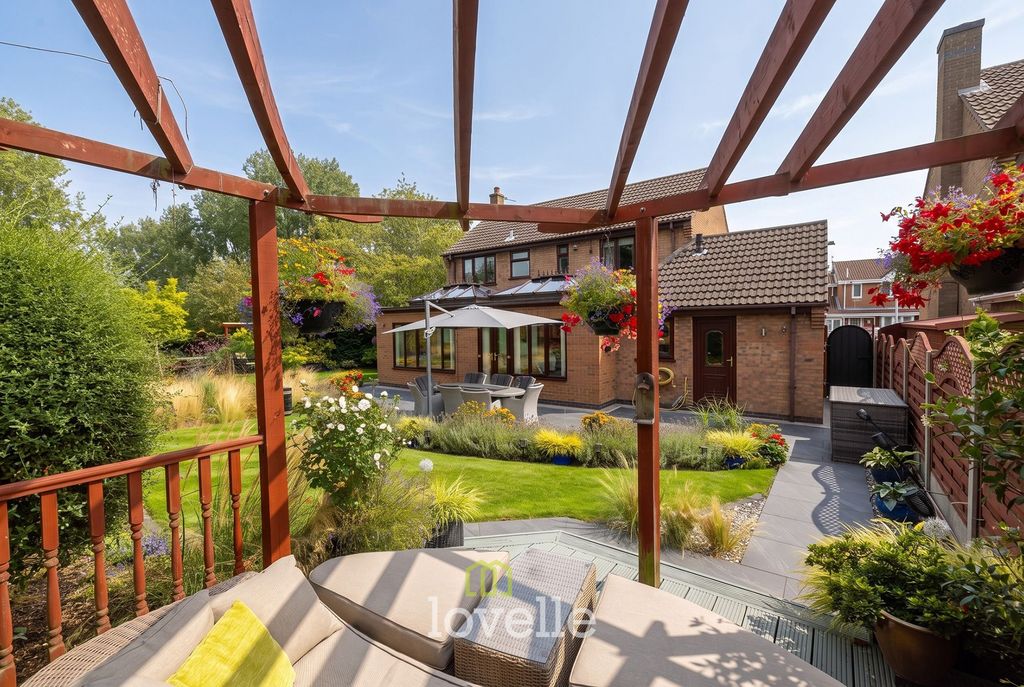 Property photo 1 of 35