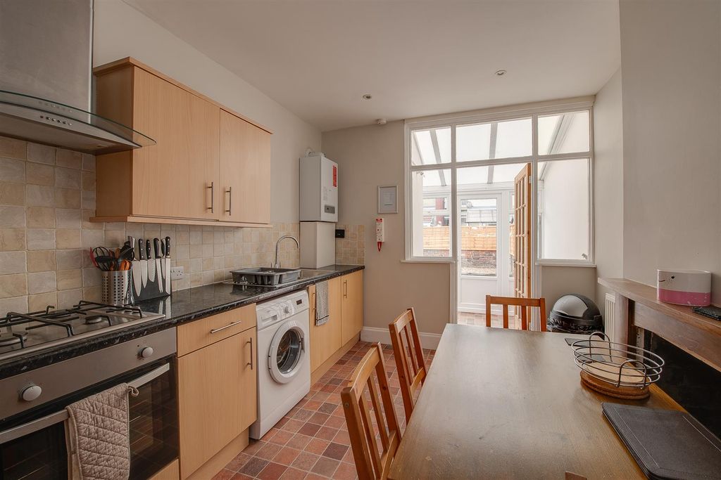 Property photo 2 of 14