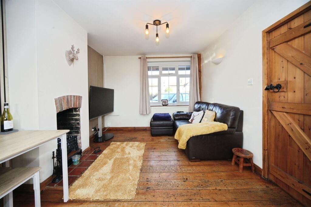Property photo 2 of 20