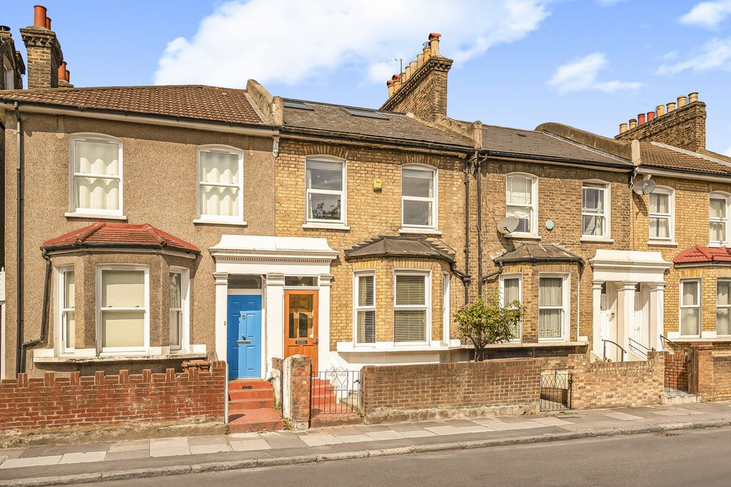 Property photo 2 of 17