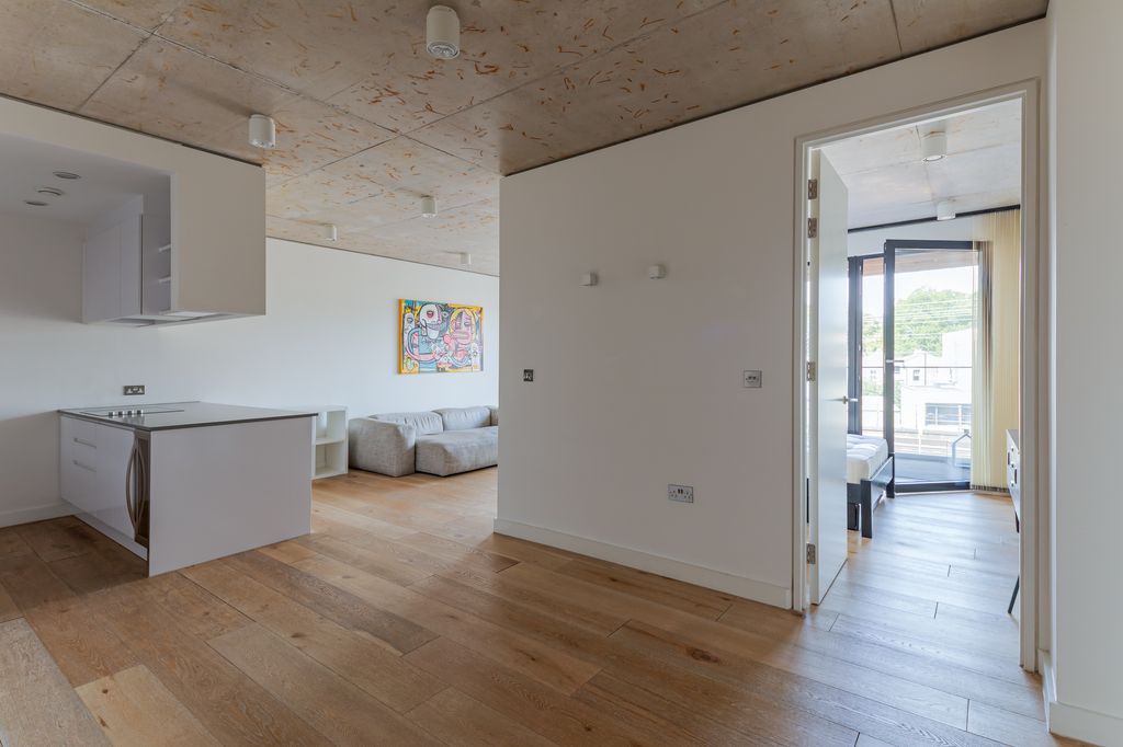 Property photo 1 of 36 Mentmore-Terrace-28 (28).Jpg