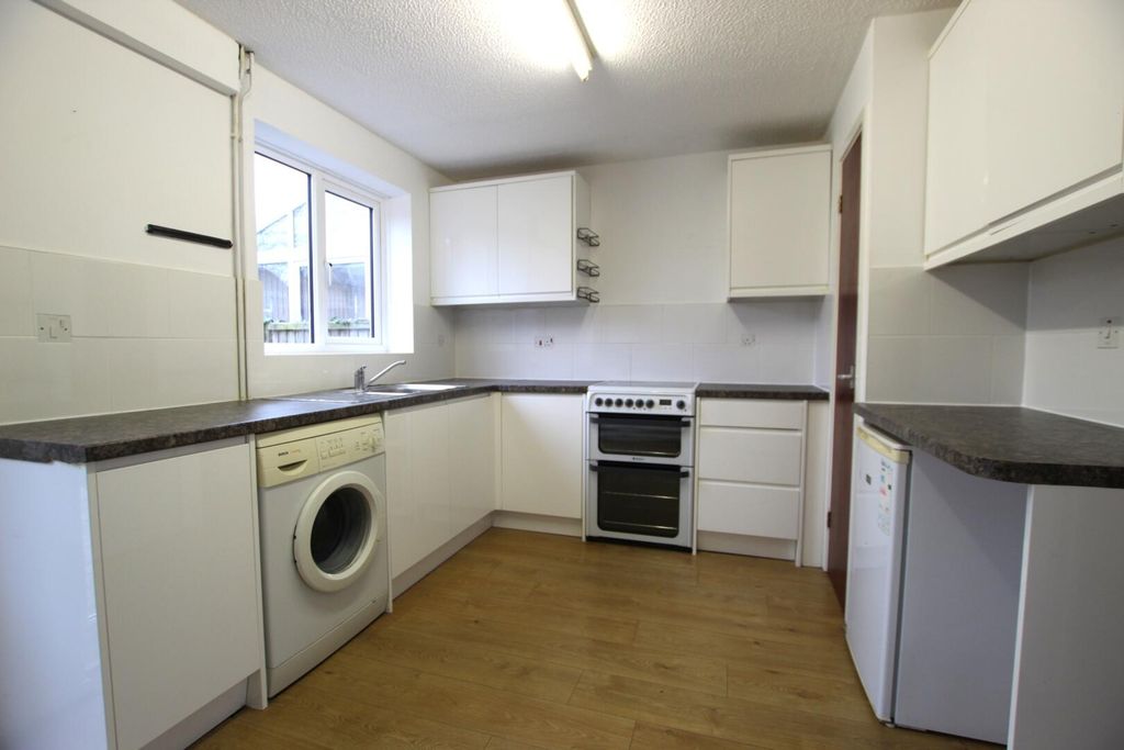 Property photo 3 of 9 Kitchen.Jpg