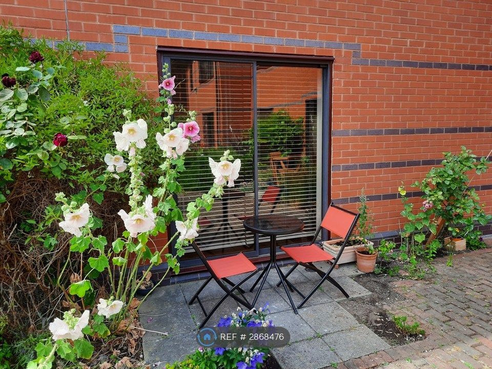 Property photo 2 of 11