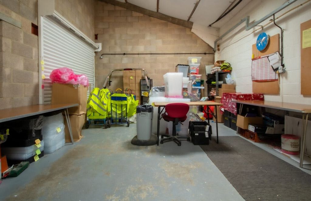 Property photo 2 of 3 Didmarton-1-Workshop-To-Let-Internal-1-1282x830.Jpg