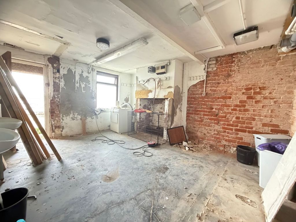 Property photo 2 of 30