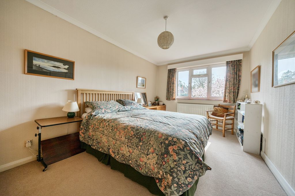 Additional image 14 of 5 bed detached house for saleRectory Road, Farnborough GU14