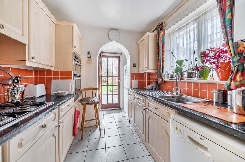 Property photo 2 of 17 1388441-12-693c3c...