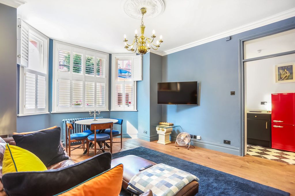 Property photo 2 of 17