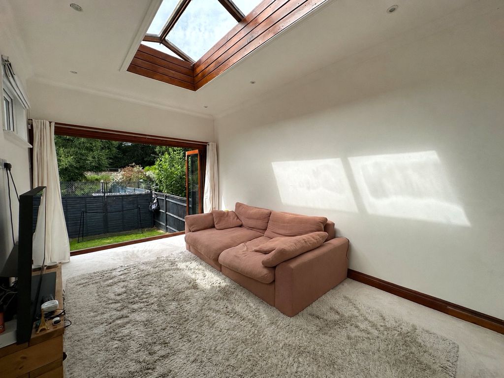 Property photo 3 of 11 Picture No. 16