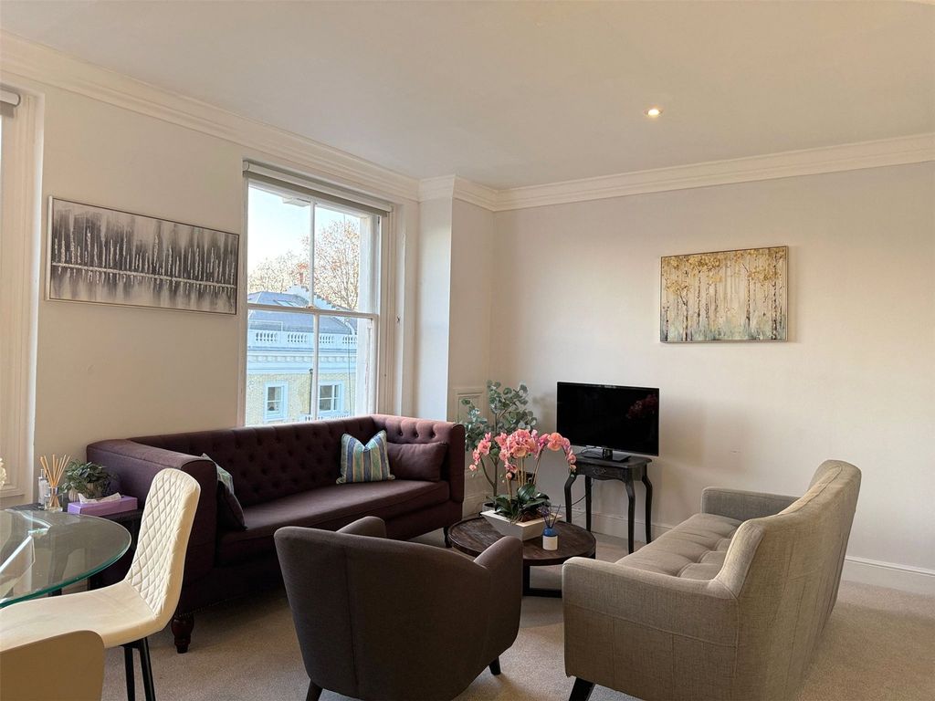 Property photo 2 of 6 Reception