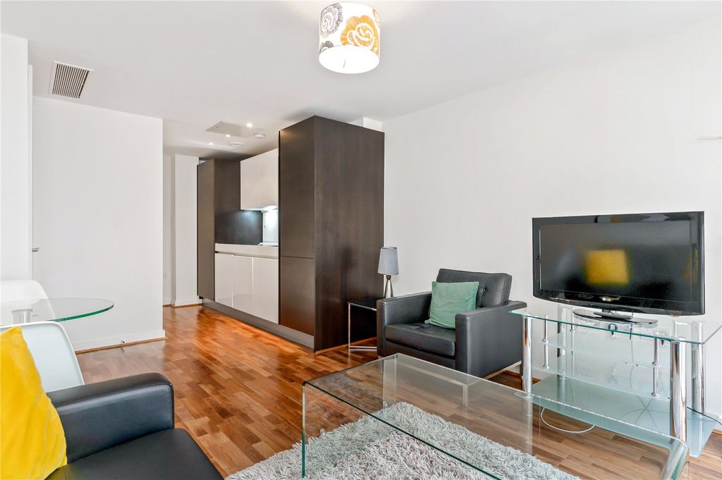 Property photo 3 of 12 Open Plan