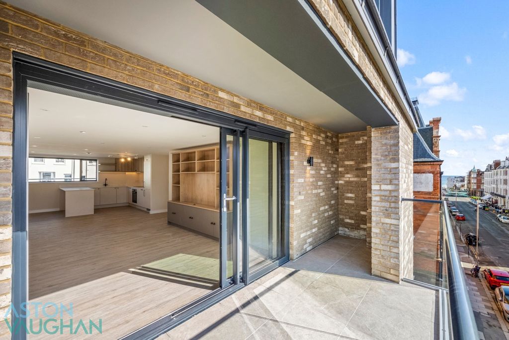 Property photo 1 of 23 5188991