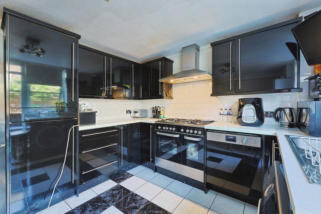 Property photo 2 of 18 Pbox-Img.Jpg